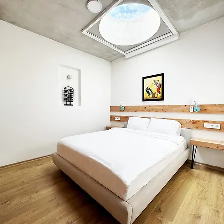 Vineyard - Over 14 Years Old Only ベッド・アンド・ブレックファスト 4*